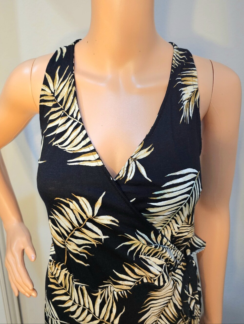 H&M Black Tropical Leaf Faux-Wrap Dress - Picture 2 of 3